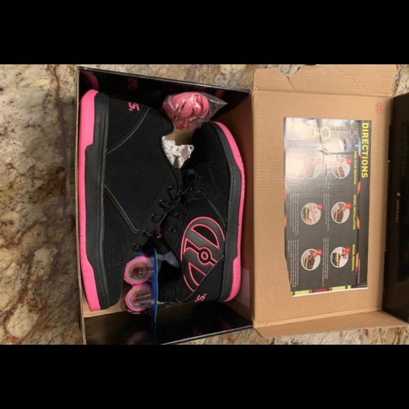 Heely - Picture 1 of 5